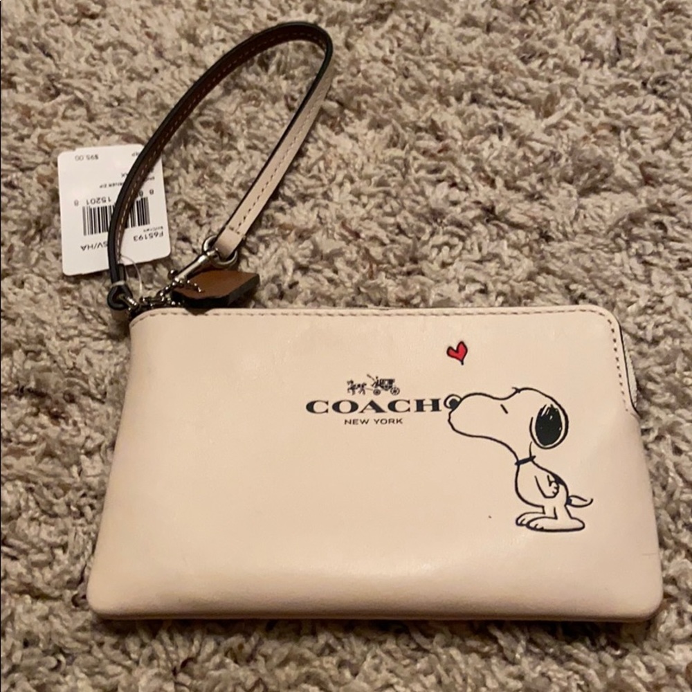 Coach Snoopy Corner Zip Wristlet